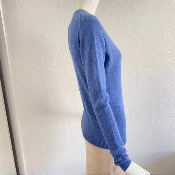 Charter club Blue v neck cashmere Sweater - Picture 2 of 6